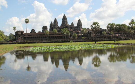 Wikipedia weiß: "Angkor Wat fungiert als herausragendes nationales Symbol, das repräsentativ für die Khmerkultur und das heutige kambodschanische Volk steht."
